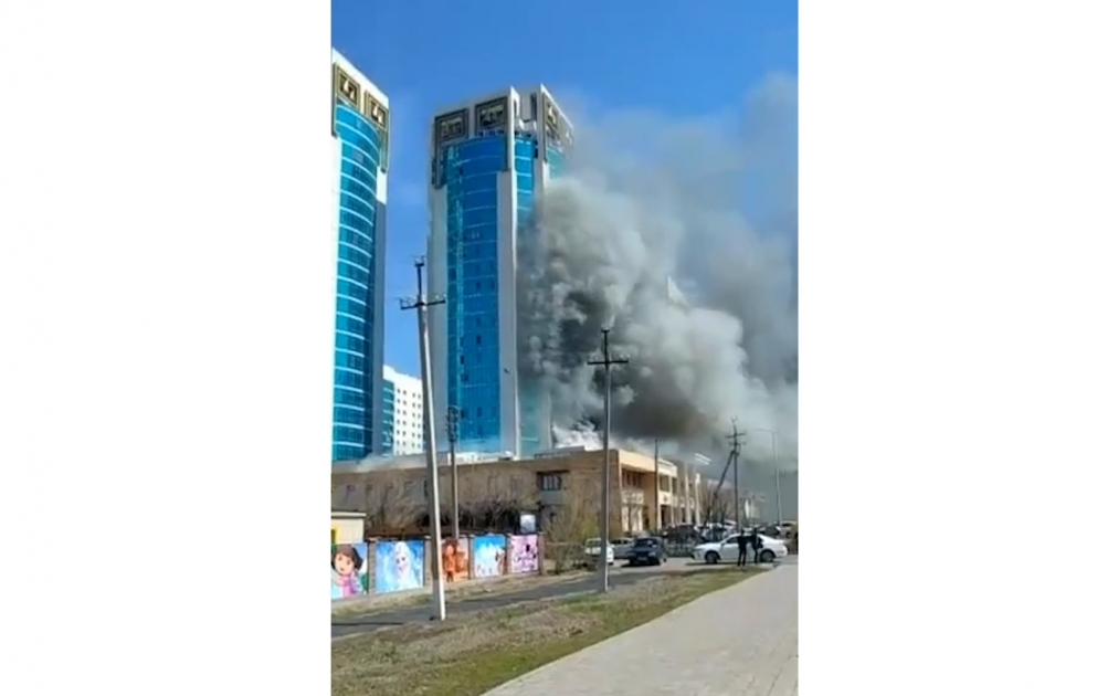 Astanada binada yanğın olub