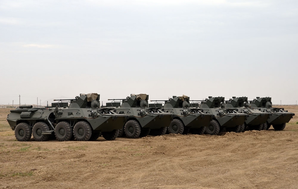 Aserbaidschanische Einheiten werden mit aus Russland eingeführten neuen Militärtechniken ausgestattet