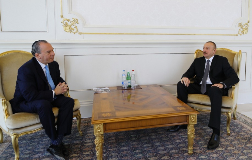 Entretien du président azerbaïdjanais avec le président de la Fondation américaine de la compréhension ethnique