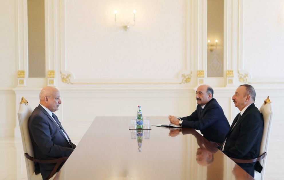 Präsident Ilham Aliyev empfängt ISESCO-Generaldirektor