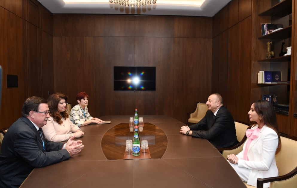 Prezident İlham Əliyev və birinci xanım Mehriban Əliyeva Bolqarıstanın vitse-prezidenti ilə görüşüblər