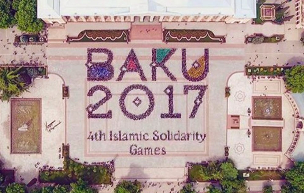 Huge flashmob in Ganja: 6,000 people create the symbol of Islamic Solidary Games