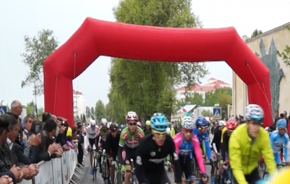 Azərbaycan velosipedçisi 4-cü mərhələdən sonra da liderliyini qoruyub