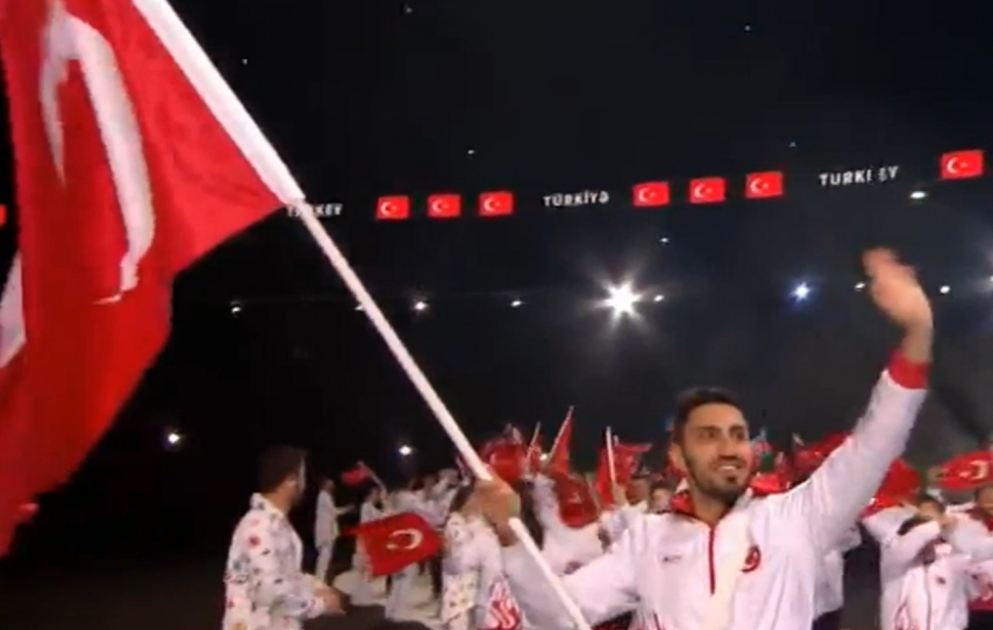 IV İslam Həmrəyliyi Oyunlarının açılışında Türkiyə idmançıları belə qarşılandı