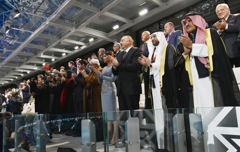 Bakı Olimpiya Stadionunda IV İslam Həmrəyliyi Oyunlarının təntənəli açılış mərasimi olub Azərbaycan Prezidenti İlham Əliyev Oyunları açıq elan edib
