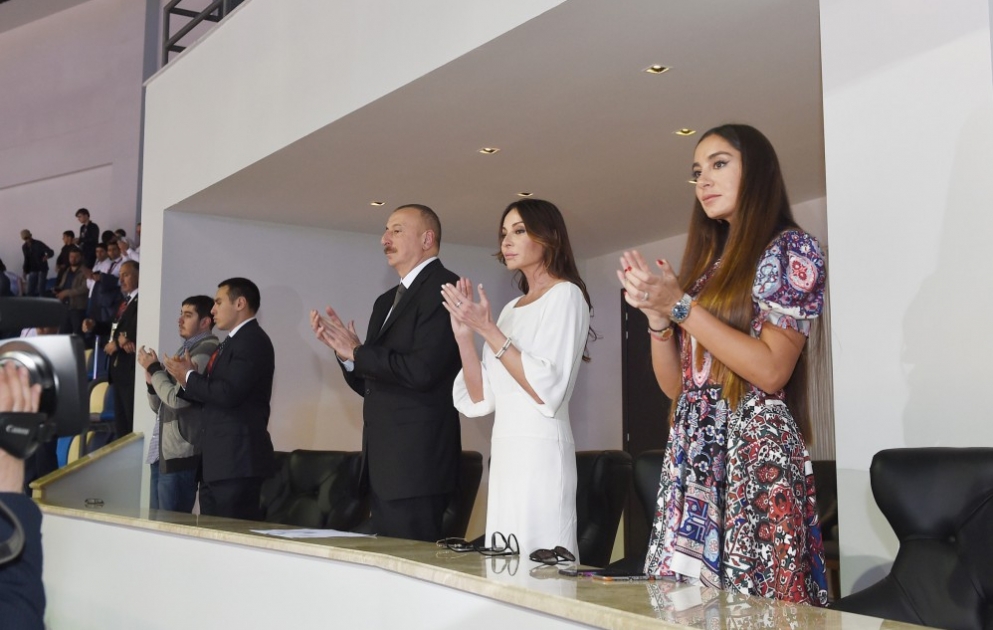 “Bakı-2017”nin cüdo yarışlarının ilk günündə atletlərimiz Azərbaycanın aktivinə 6 qızıl və 7 gümüş medal yazdırıblar  Prezident İlham Əliyev qalib idmançılara medalları təqdim edib