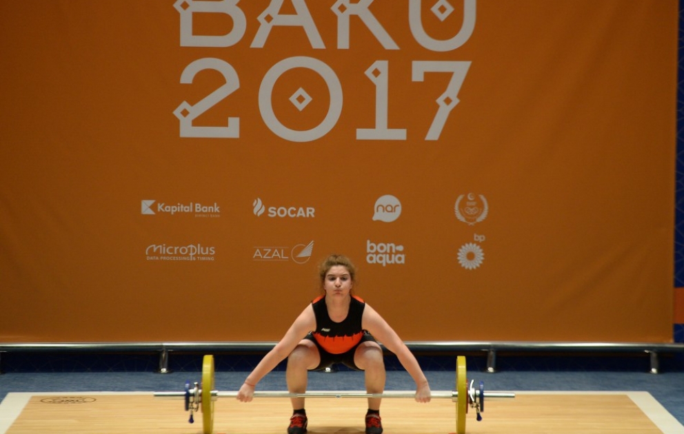 “Bakı-2017”nin ağır atletika yarışında dörd idmançımız mübarizə aparır