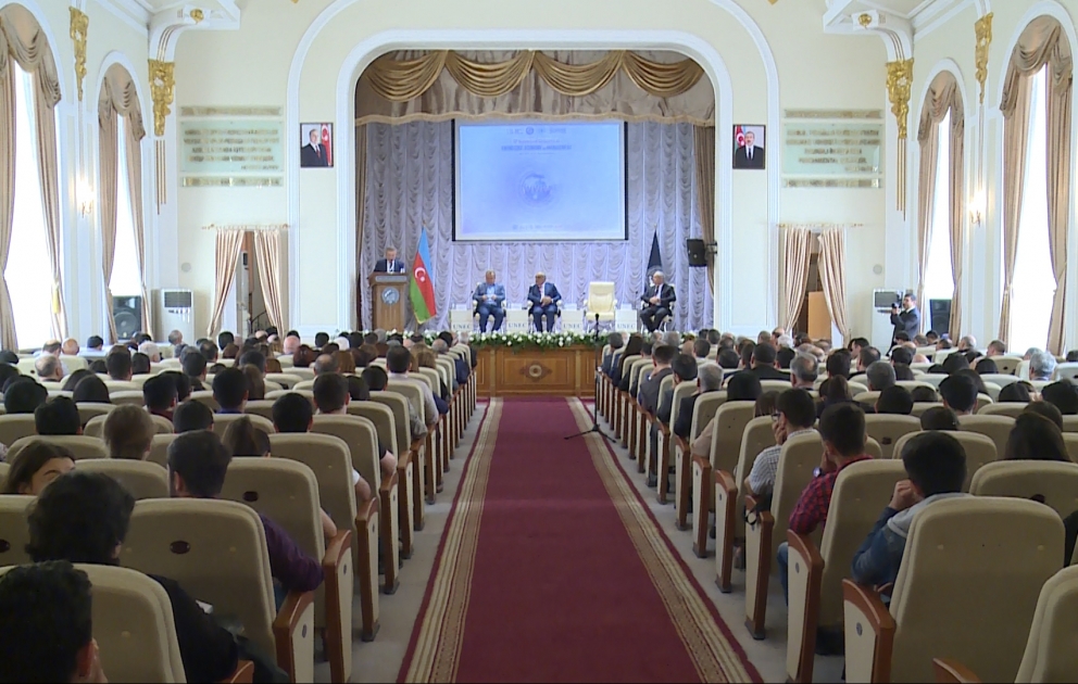 UNEC beynəlxalq konfransa ev sahibliyi edir