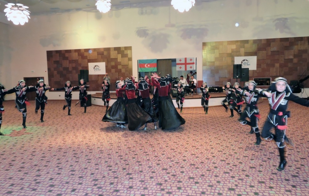 Gürcüstanın uşaq rəqs və folklor kollektivləri Qax rayonunda olublar