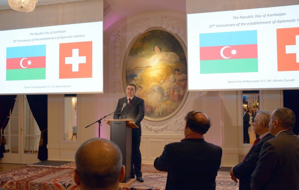 Berndə Respublika Gününə həsr olunmuş rəsmi qəbul keçirilib
