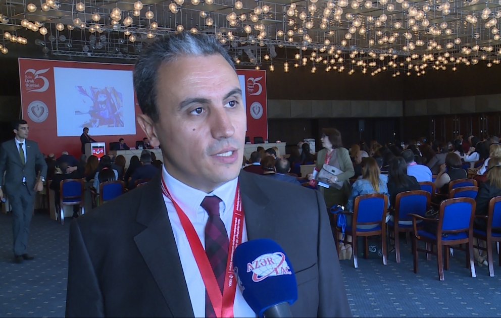 Kamran Musayev: Dünyada cərrahi kəsiklərin daha kiçik kəsiklərlə aparılması istiqamətləri var