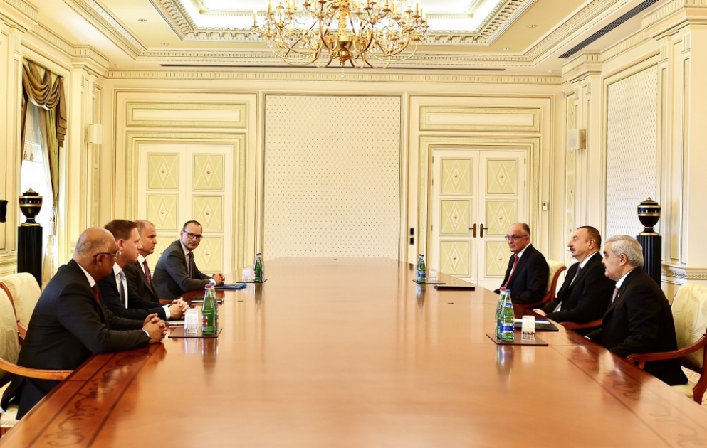 Präsident Ilham Aliyev empfängt eine Delegation um den Exekutiv-Vizepräsidenten von Statoil