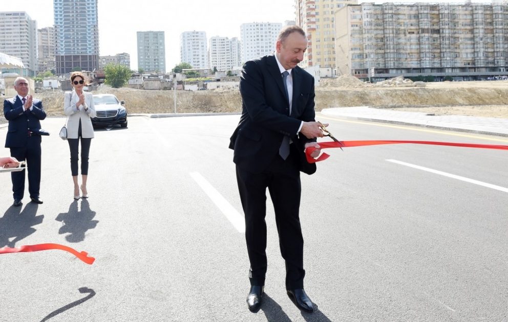 Le président Ilham Aliyev a pris part à l’ouverture de nouvelles routes à Bakou
