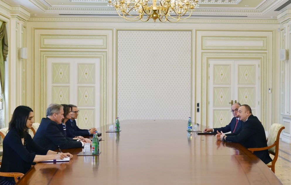 Президент Ильхам Алиев принял заместителя помощника госсекретаря США