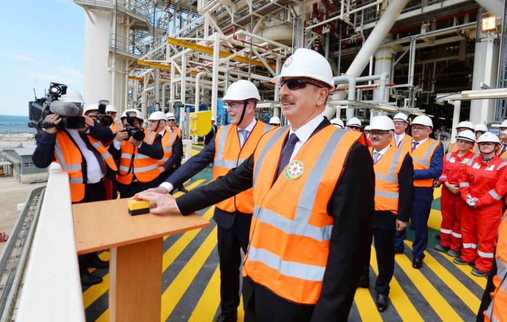 President Ilham Aliyev attended sail away of first topsides units built for Shah Deniz Stage 2 platforms