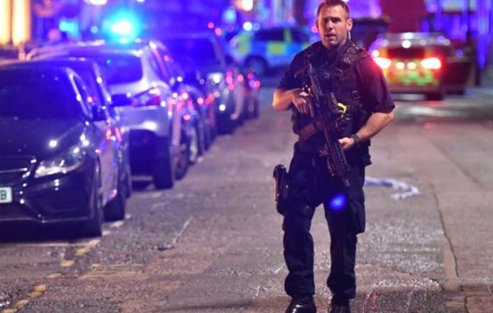 Londonda sürücü avtomobili piyadaların üzərinə sürüb: ölən və yaralananlar var