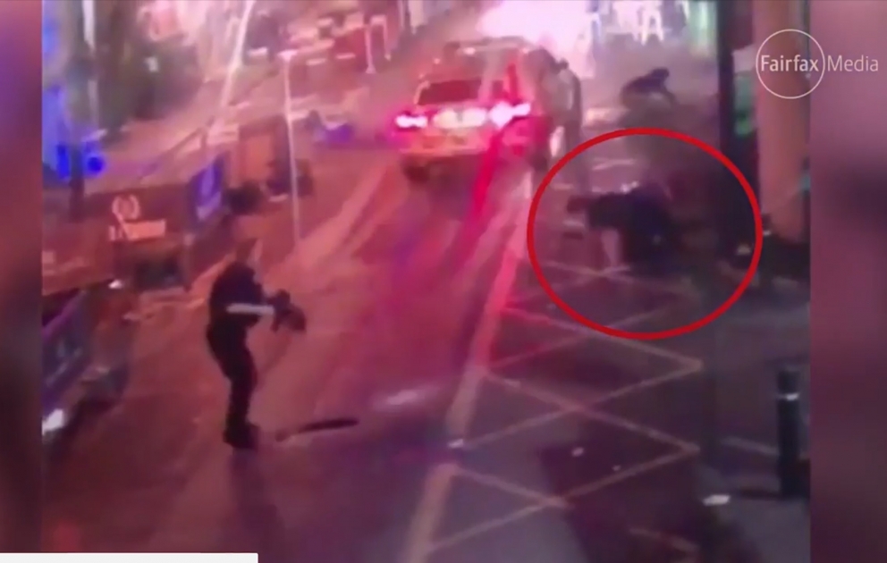 Londonda terrorçuların polis tərəfindən güllələnməsi anının görüntüləri yayılıb