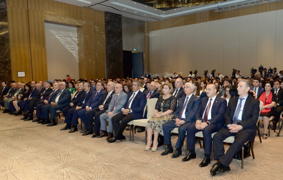 YAP-ın təşkilatçılığı ilə 15 İyun – Milli Qurtuluş Gününə həsr olunan konfrans keçirilib