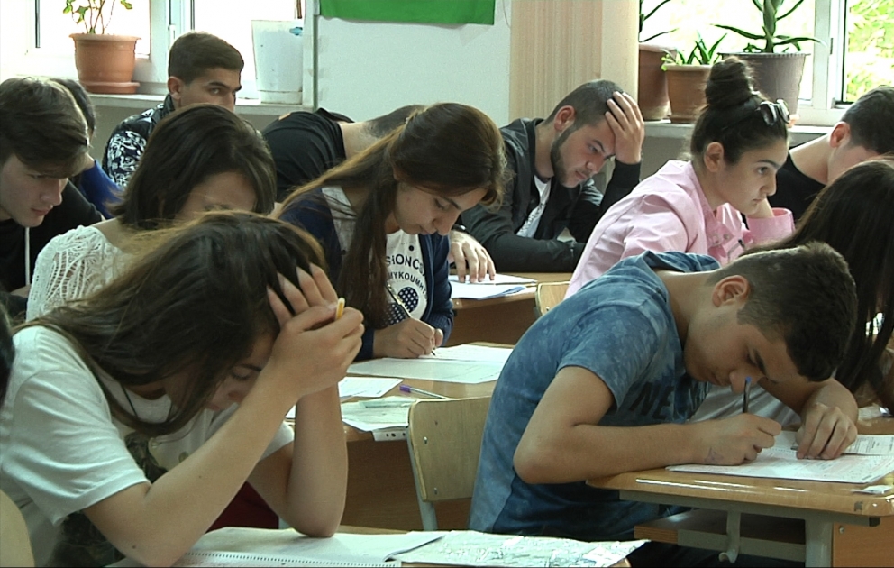 9 və 11-ci siniflər üçün buraxılış imtahanı keçirilib