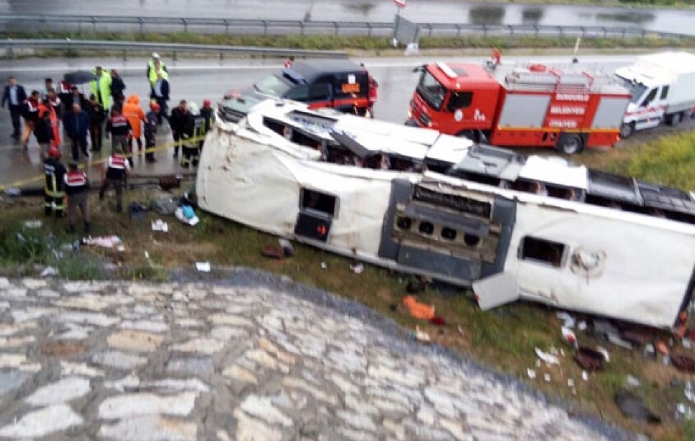 Türkiyədə avtobus aşıb, 50-yə yaxın sərnişin xəsarət alıb