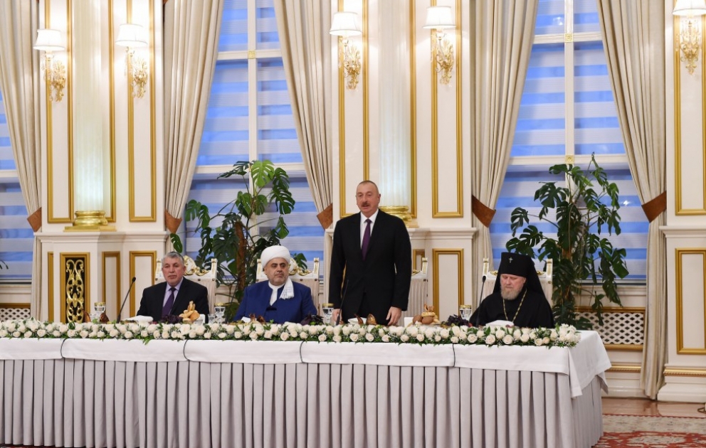 Azərbaycan Prezidenti İlham Əliyev müqəddəs Ramazan ayı münasibətilə iftar mərasimində iştirak edib