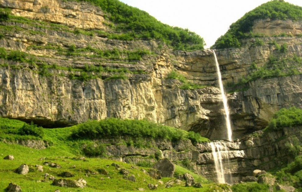Schönheit der Natur in Guba – Afurja Wasserfall