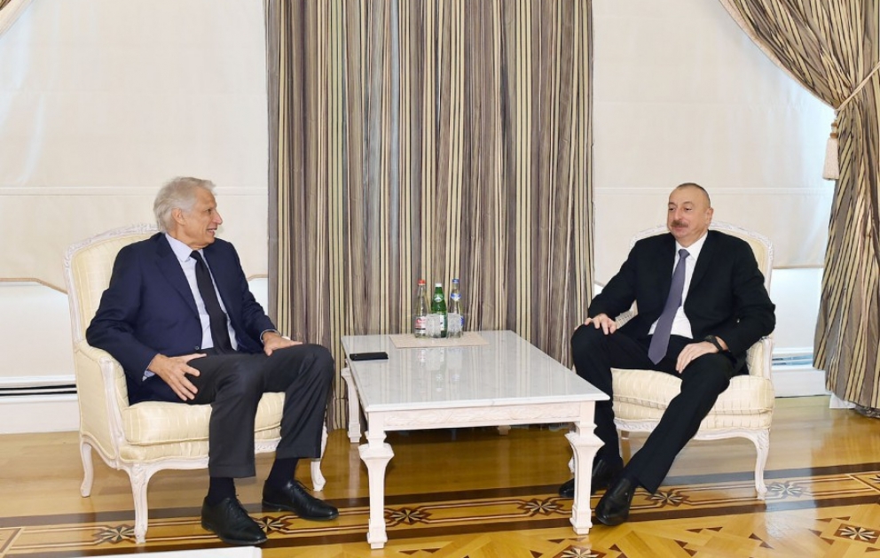 Präsident Ilham Aliyev empfängt ehemaligen Premierminister Frankreichs