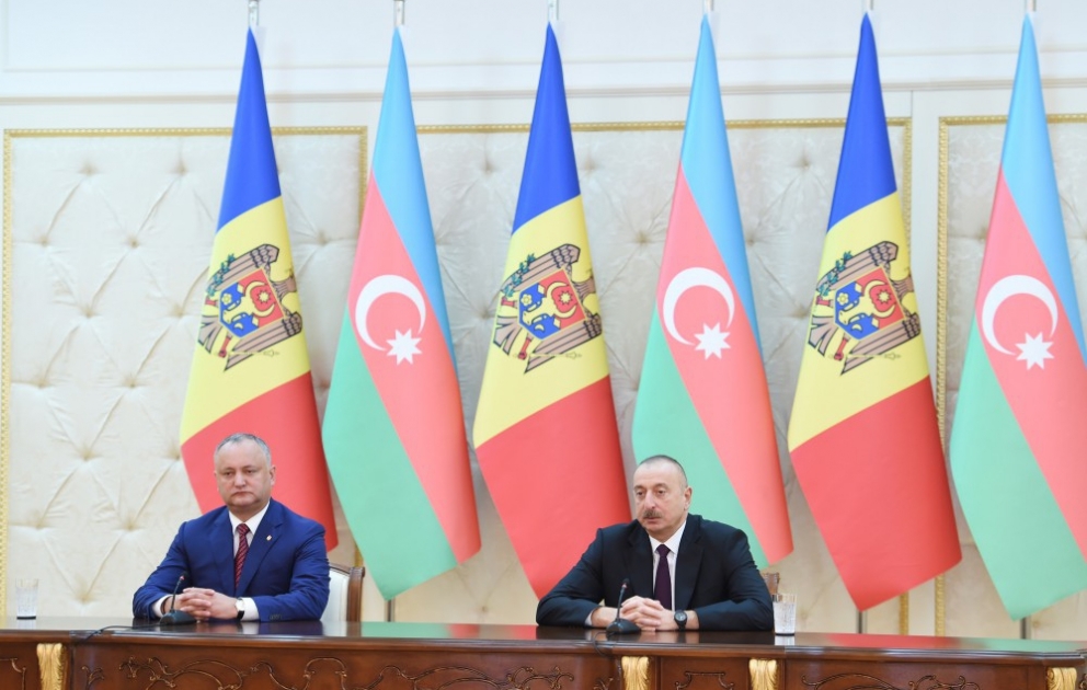 Déclaration conjointe à la presse des présidents azerbaïdjanais et moldave