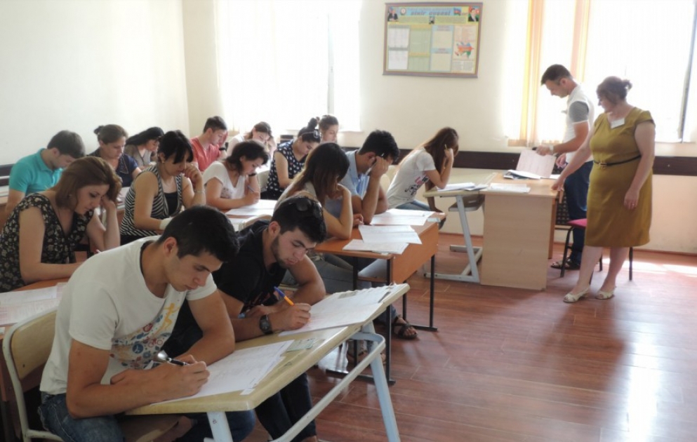 Dövlət İmtahan Mərkəzi 9 və 11-ci sinif şagirdləri üçün buraxılış imtahanları keçirir