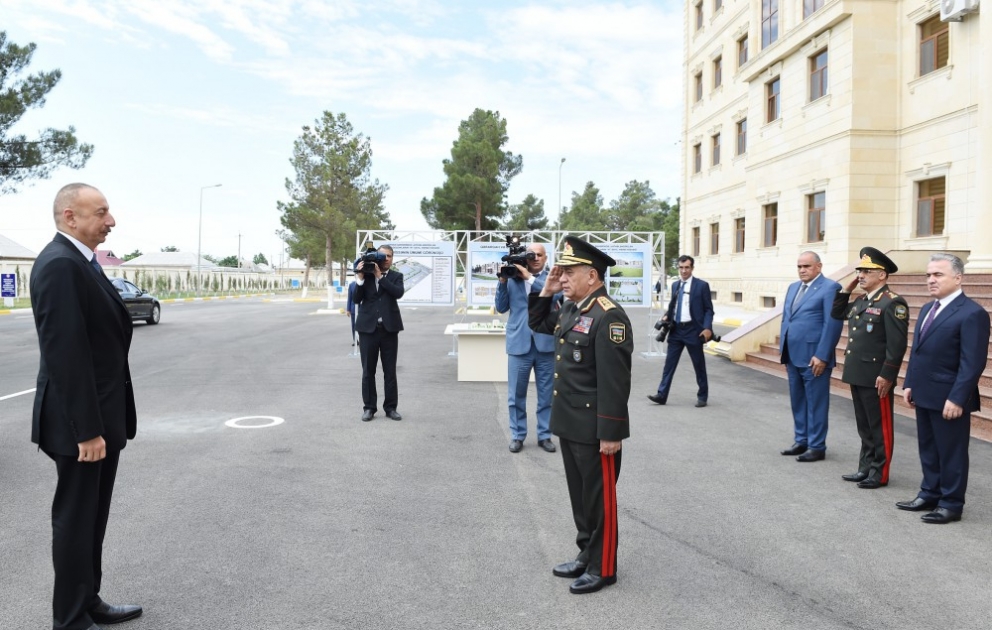 Chirvan: le président Ilham Aliyev assiste à l’ouverture d’une cité militaire des Troupes intérieures