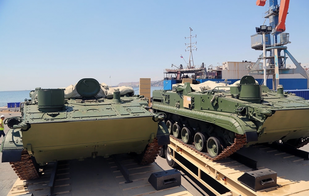 Продолжается поставка из России современной военной техники
