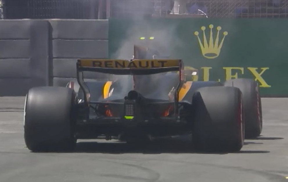 Jolyon Palmer out of F1 third practice session