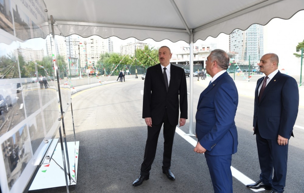 Prezident İlham Əliyev Bakıda yeni salınan yolun açılışında iştirak edib