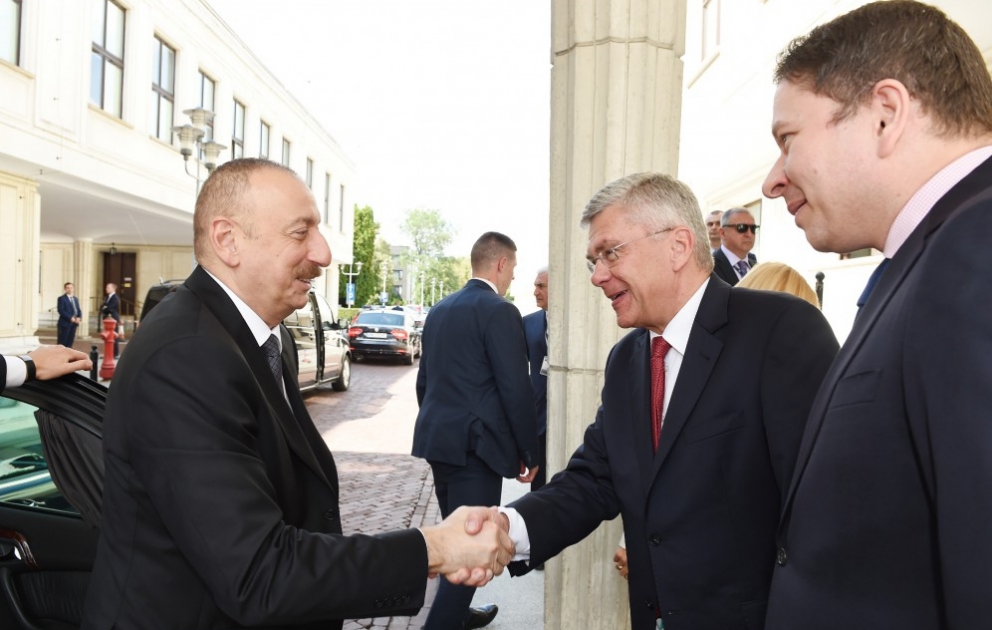 Azərbaycan Prezidenti İlham Əliyev Polşa Senatının marşalı ilə görüşüb