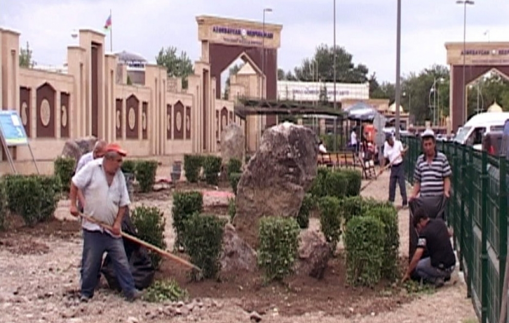 Sınıq Körpü buraxılış məntəqəsinin ətrafında yaşıllaşdırma və abadlıq işləri aparılır