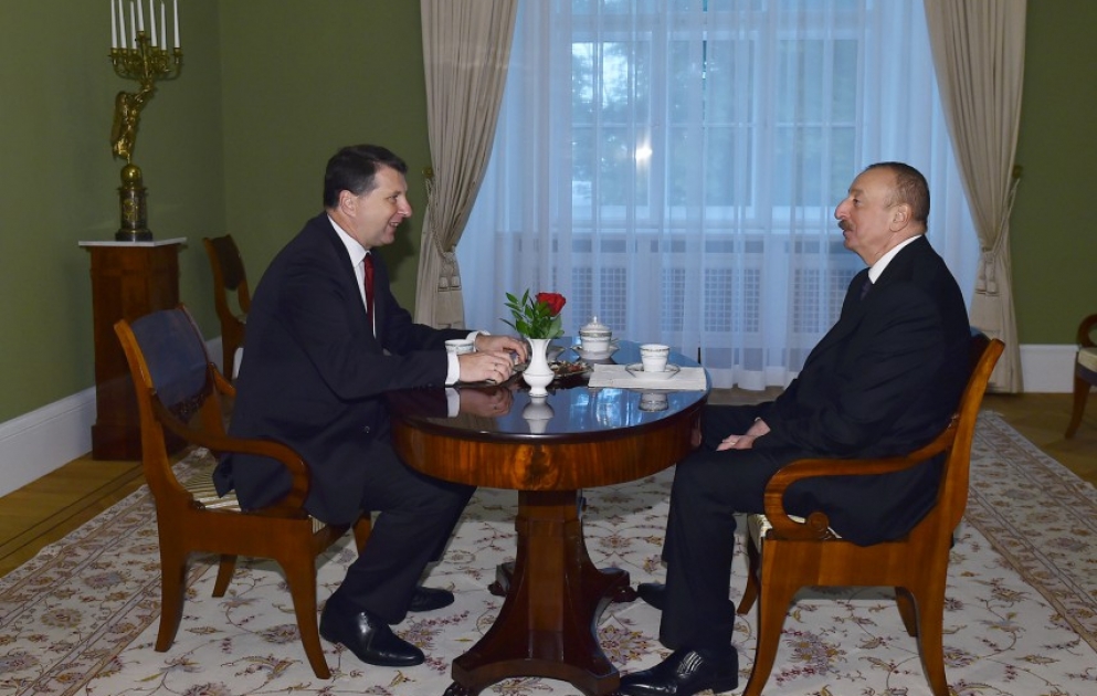 Rencontre en tête-à-tête des présidents azerbaïdjanais et letton