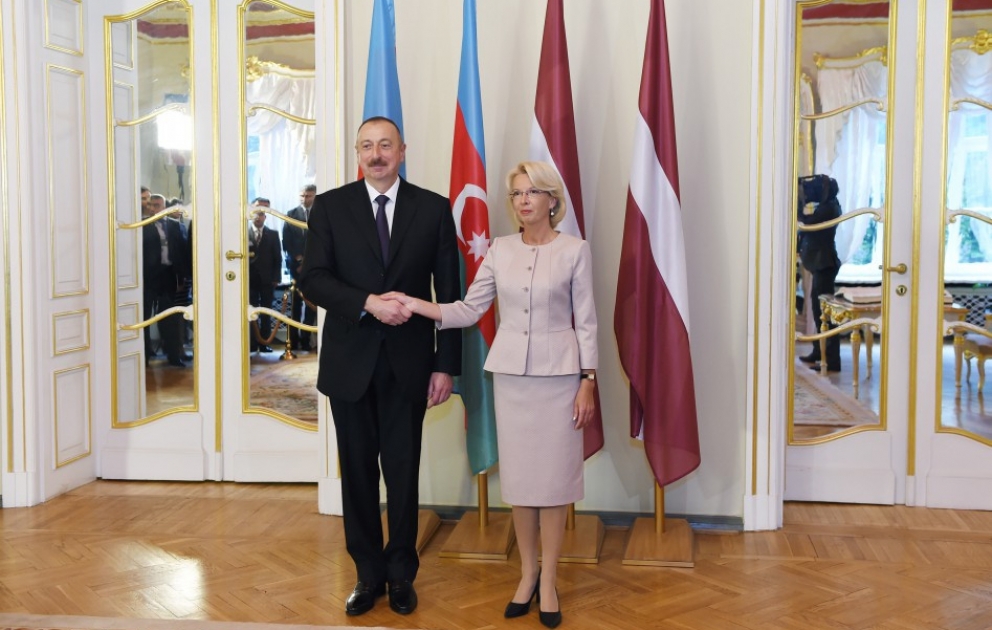 Entretien du président Ilham Aliyev avec la présidente de la Saeima lettone