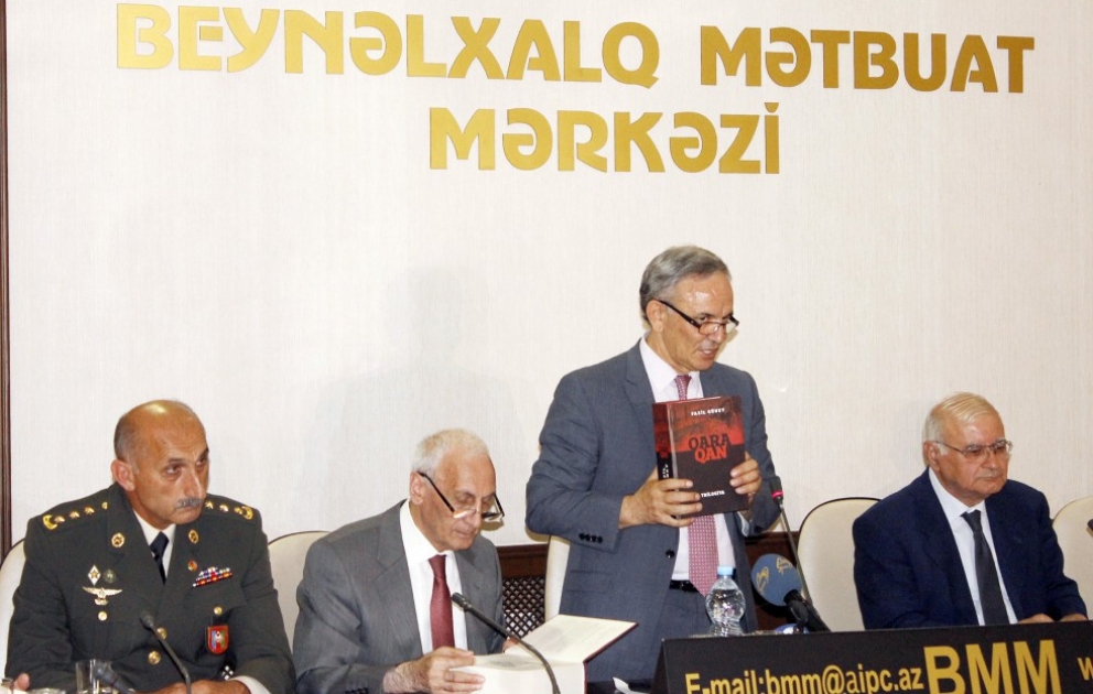 Fazil Güneyin “Qara qan” kitabının təqdimatı olub