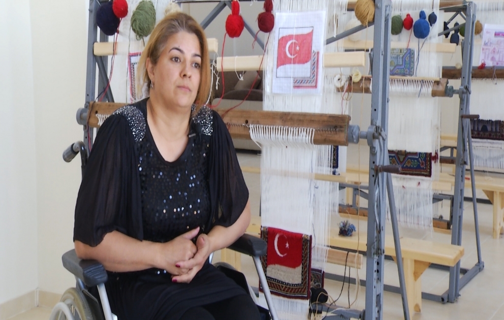 BİZ DƏ HAMI KİMİYİK: Xalçaçılıq onu yenidən həyata qaytardı
