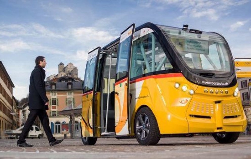 Продажи первого беспилотного автобуса начнутся осенью
