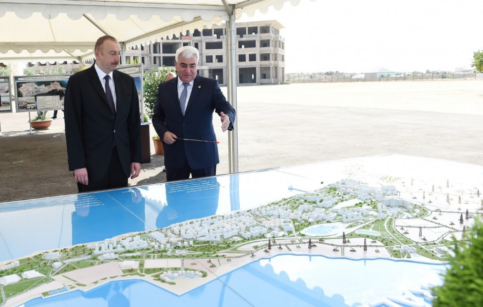 President Ilham Aliyev viewed plans of works to be done in the center of Pirallahi