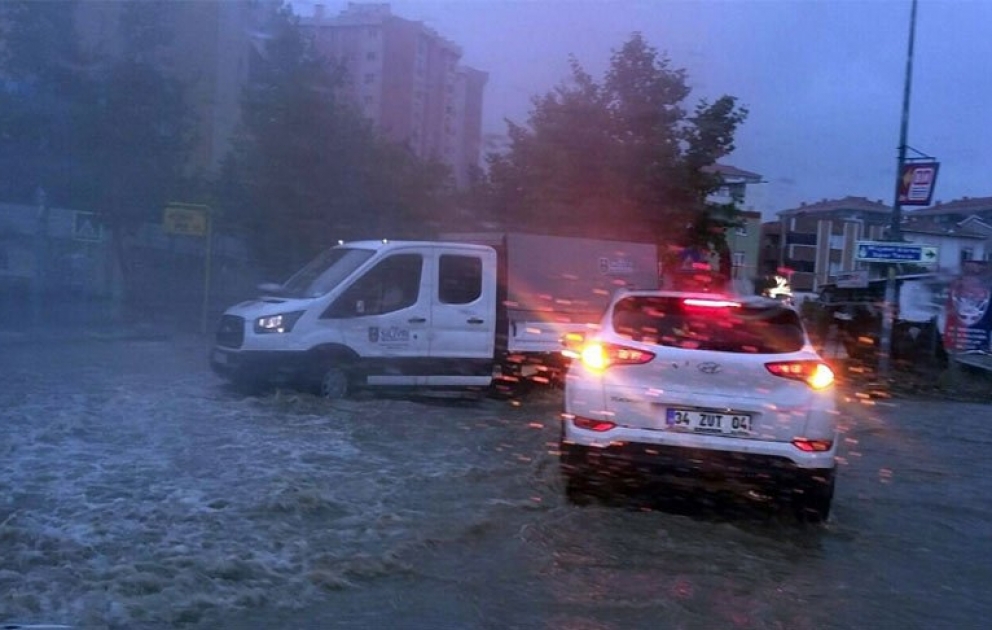İstanbulda güclü dolu yağışı