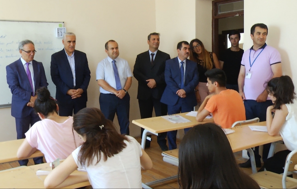 Jurnalistika ixtisasına qəbul olmaq istəyənlər abituriyentlər qabiliyyət imtahanı verib