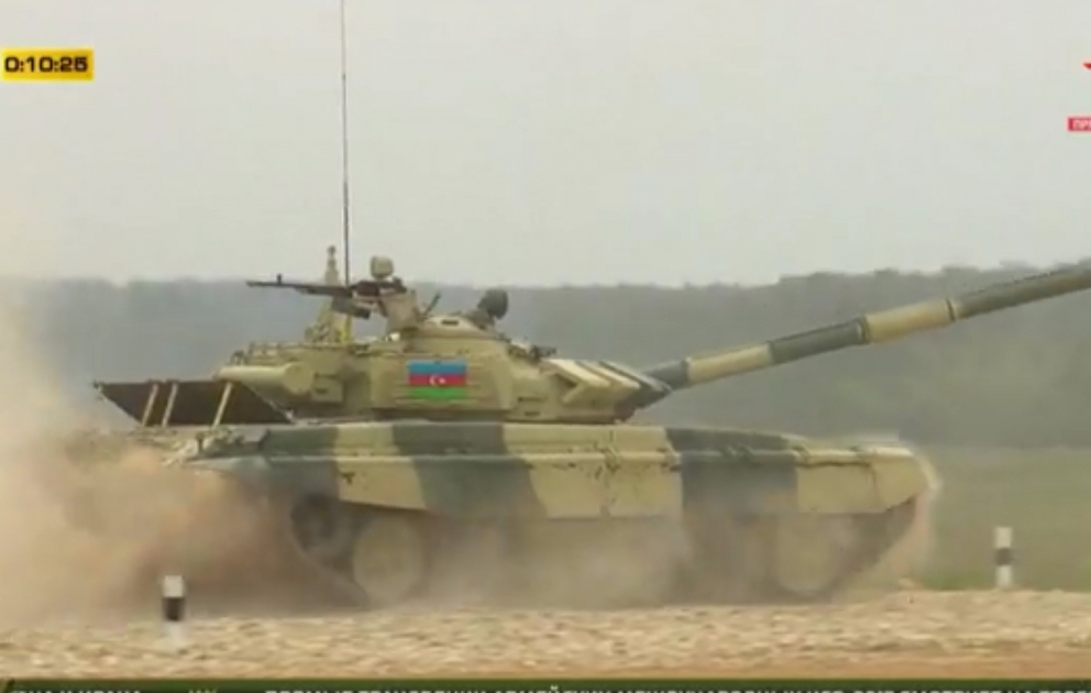 Azərbaycan hərbçiləri tank biatlonunun ilk yarışında iştirak ediblər