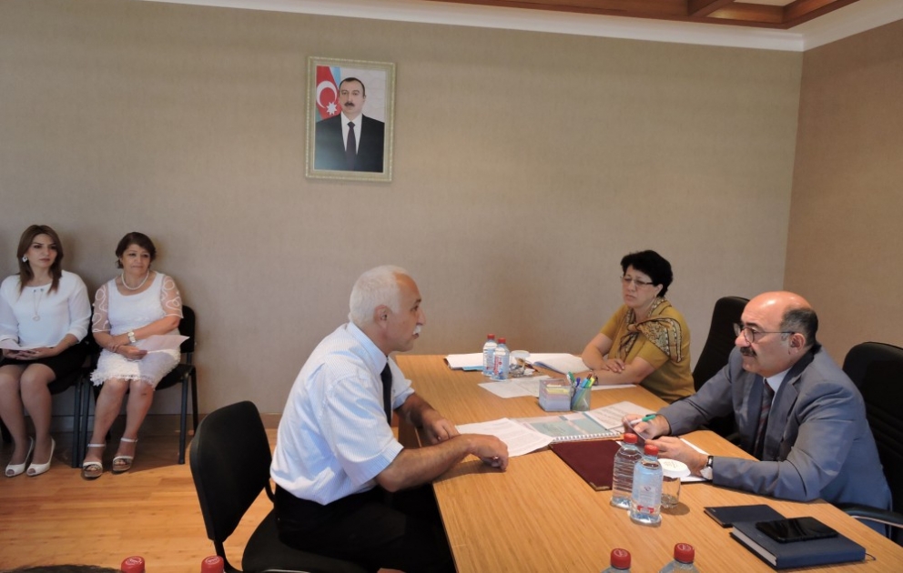 Mədəniyyət və turizm naziri Şəkidə bölgə vətəndaşlarının müraciətlərini dinləyib