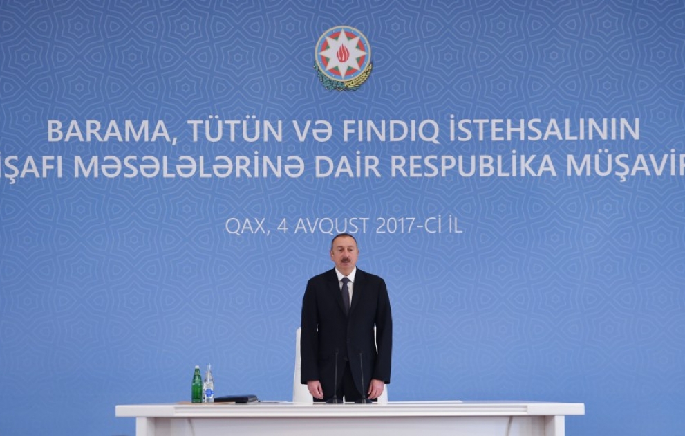 Qaxda Prezident İlham Əliyevin sədrliyi ilə barama, tütün və fındıq istehsalının inkişafı məsələlərinə dair respublika müşavirəsi keçirilib