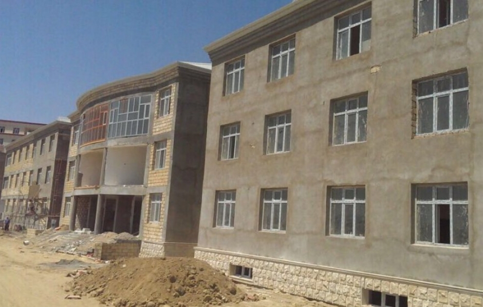 Mehdiabad qəsəbəsində məcburi köçkünlər üçün yeni məktəb tikilir