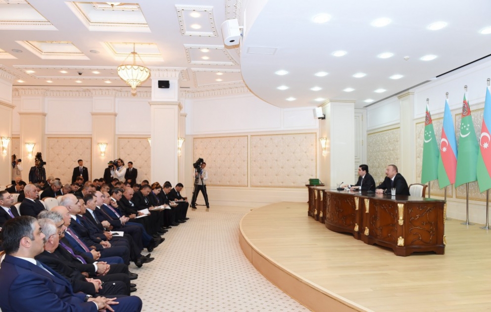 Azərbaycan və Türkmənistan prezidentləri mətbuata bəyanatlarla çıxış ediblər