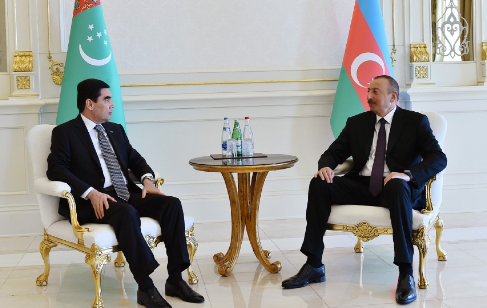 Entretien en tête-à-tête des présidents Ilham Aliyev et Gourbangouly Berdymoukhamedov