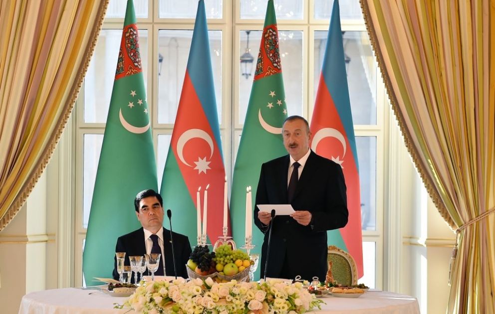 Ali qonağın şərəfinə